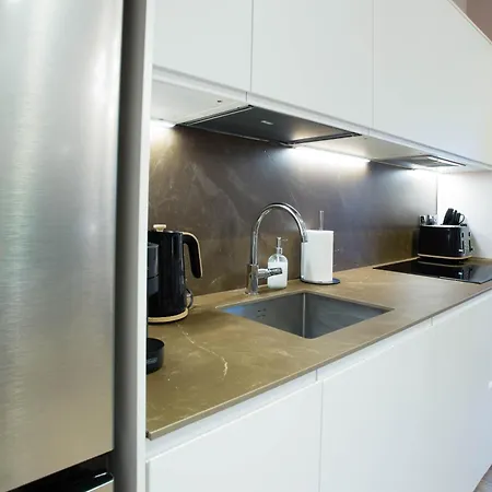Lägenhet Spacious 3-bed Retreat - Modern & Super *
