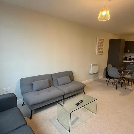 Luxury 5 Bed Centre *