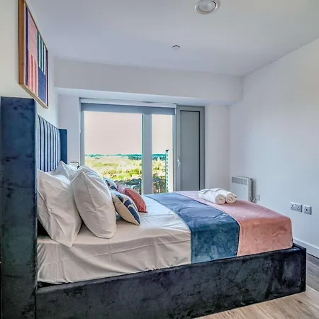 1-br Flat In Eccles - 1 Minute Walk To Train & Tram Station - Sleeps 3 Apartamento Mánchester