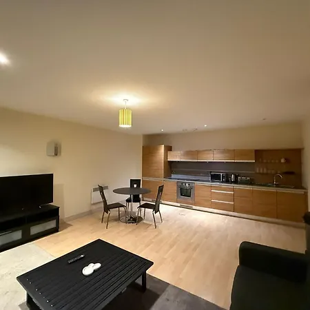 Premium 2 Bedroom In With Parking Manchester