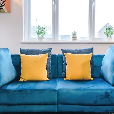 Luxury 2 Bed Close To Coop Etihad And Centre Апартаменты