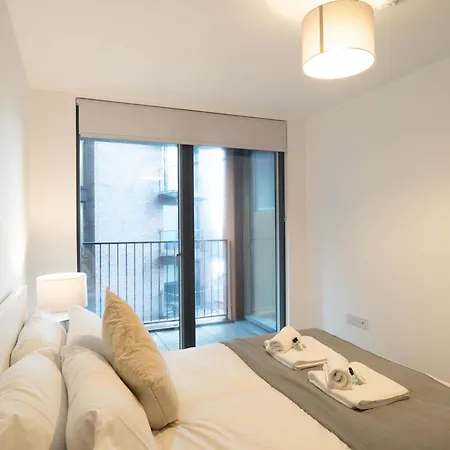 Bright 1 Bed In W Balcony