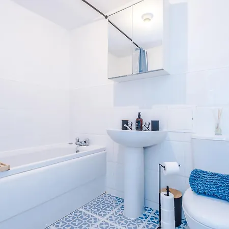 דירה Salford Serene - Luxury 2-bed For Business, Events And Breaks - Near Centre - Hosted By Parydise מנצ'סטר