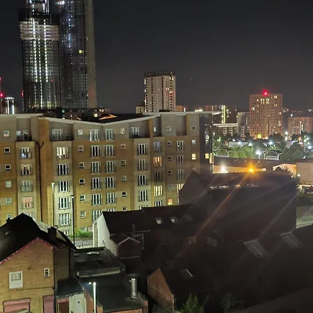 Mega12 Luxury Modern At Centre,2 Bath, 2 Toilets, 2 King Beds,-free Car Park Manchester