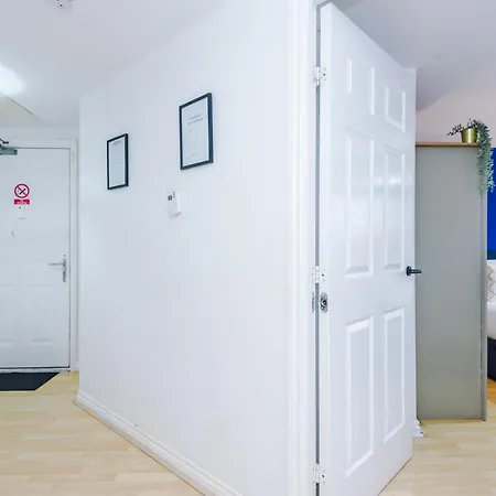 דירה Salford Serene - Luxury 2-bed For Business, Events And Breaks - Near Centre - Hosted By Parydise מנצ'סטר
