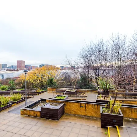 Salford Serene - Luxury 2-bed For Business, Events And Breaks - Near Centre - Hosted By Parydise מנצ'סטר