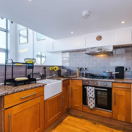 Modern 2br Flat For 4 Full Kitchen アパート *