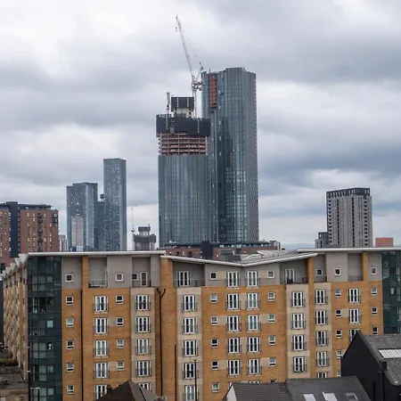 Daire Modern Two Bedroom For Five With On-site Parking In Salford *