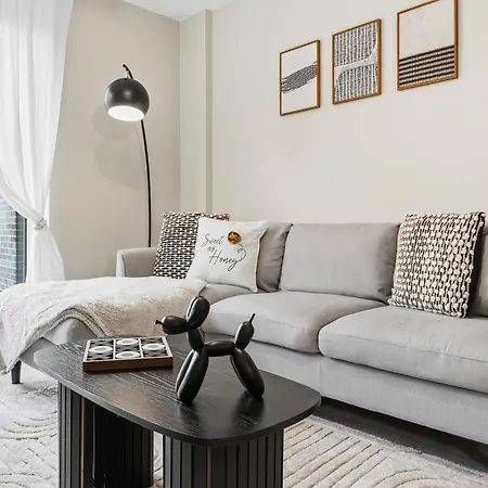 Lux 2bd, Free Parking & Wifi, Near Mcr Center And Media