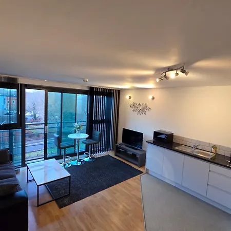 2 Bed 2 Bath Apartment,500 Meter's From Deansgate Close To Ao Arena *