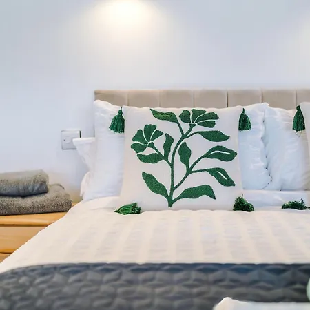 Modern 2br Flat For 4 Full Kitchen شقة مانشستر