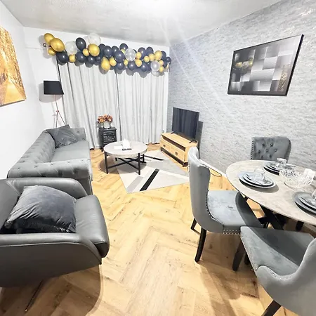 Appartamento Luxury 2-bed Apartment,office With Built-in Tv King Bed, Private Entrance And Free Parking Manchester