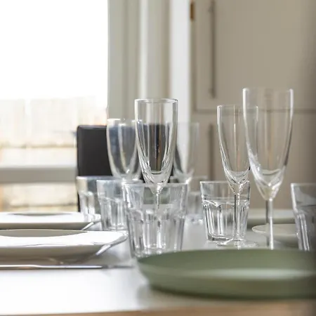 Apartamento Free Parking, Large House For Contractors & Families, Sleeps 6, 15mins To Centre Manchester