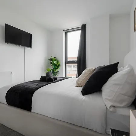 2 Bedroom - Old Trafford - Balcony - Free Parking 公寓 *