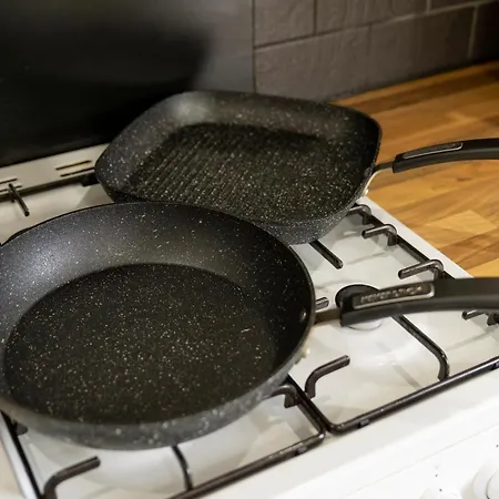 Free Parking, Large House For Contractors & Families, Sleeps 6, 15mins To Centre