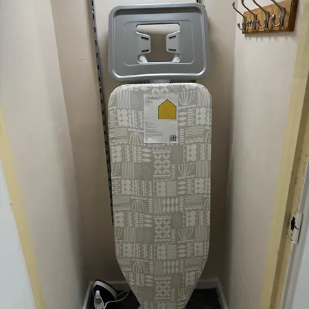 Appartamento Luxury 2-bed Apartment,office With Built-in Tv King Bed, Private Entrance And Free Parking Manchester