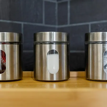 Apartamento Free Parking, Large House For Contractors & Families, Sleeps 6, 15mins To Centre *