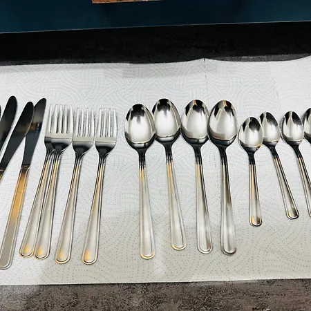 Luxury 2-bed Apartment,office With Built-in Tv King Bed, Private Entrance And Free Parking Appartamento Manchester