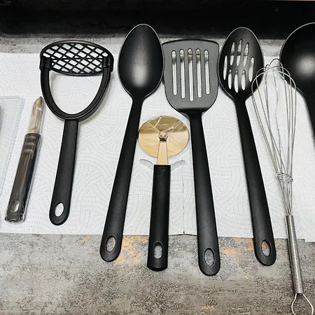 Luxury 2-bed Apartment,office With Built-in Tv King Bed, Private Entrance And Free Parking Manchester