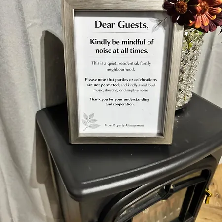 Luxury 2-bed Apartment,office With Built-in Tv King Bed, Private Entrance And Free Parking Manchester