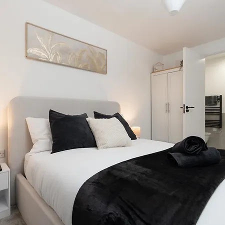 2 Bedroom - Old Trafford - Balcony - Free Parking * Μάντσεστερ