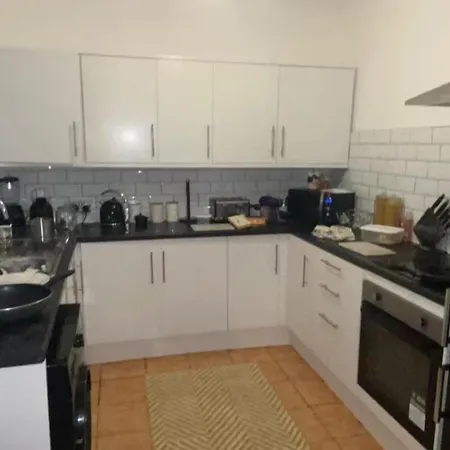 公寓 Family-friendly Two-bedroom Near Stadium 曼彻斯特