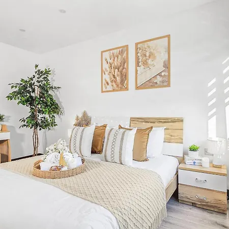The Cozy Chapter - Spacious Near Centre & Old Trafford Manchester