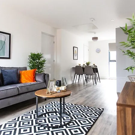The Interchange - 2-bed - Brand New - * Манчестер