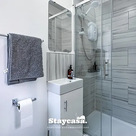 بيت ضيافة Ashfield Co-living - Private Self-cater مانشستر