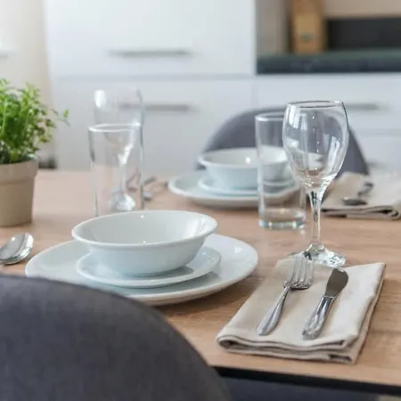 Fantastic 1 Bed Flat - Sleeps 3 *