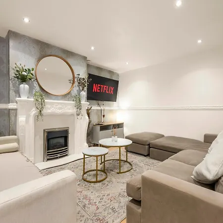 The Secret Garden Retreat With Hot Tub