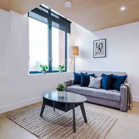 Modern Spacious Sleeps 5 Free High-speed Wi-fi Μάντσεστερ
