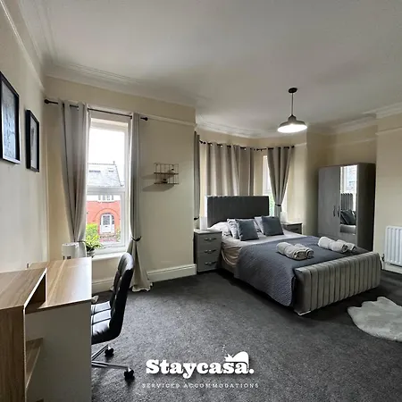 Spacious 5br In Leafy Withington * Манчестер