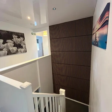 5 Bedrm Hse! Ev! & Nr Citycentre! Manchester