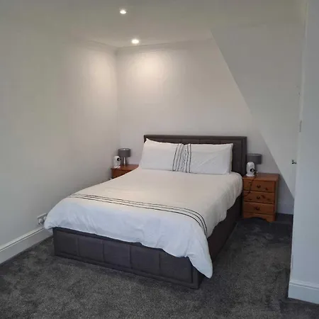 Cosy 2-bed House In Holiday home *