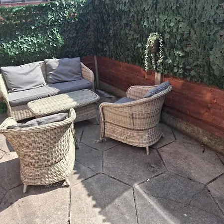 Cosy 2-bed House In * Manchester