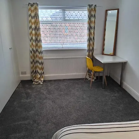 Сasa de vacaciones Cosy 2-bed House In Mánchester
