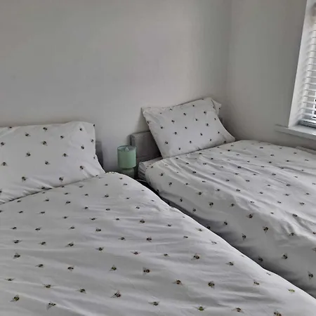 Cosy 2-bed House In * Mánchester