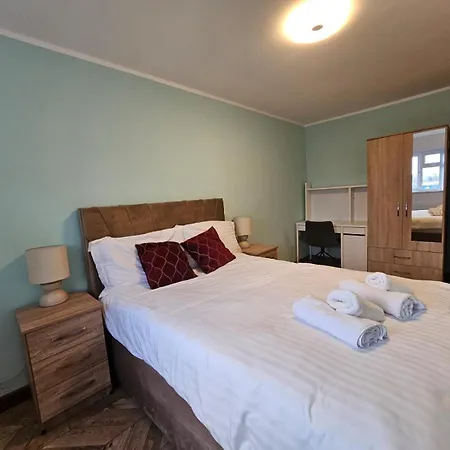 Σπίτι διακοπών Spacious 4br Near Old Trafford Sleeps 7!
