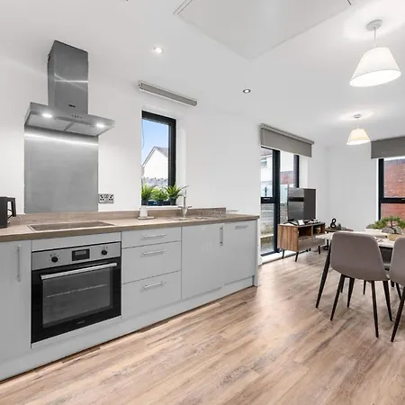 Modern 2br In M5, Man United Stadium, And Mediacity *