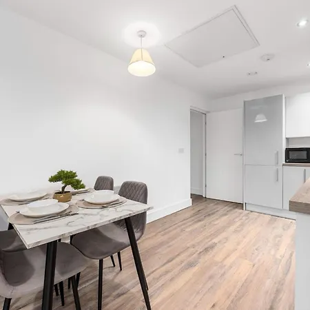 Modern 2br In M5, Man United Stadium, And Mediacity Apartament