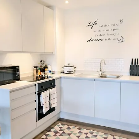 Lets Sa I 2bed 2bath L Waterfront L Private Balcony I Relaxing Retreat I Great Location *