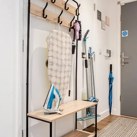 Lets Sa I 2bed 2bath L Waterfront L Private Balcony I Relaxing Retreat I Great Location 아파트 맨체스터