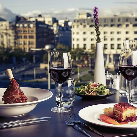 Mercure Piccadilly Hotel 4*