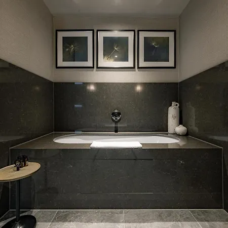 Dakota 5* Manchester