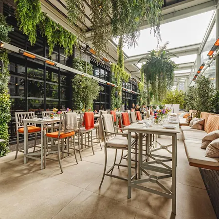 Dakota 5* Manchester