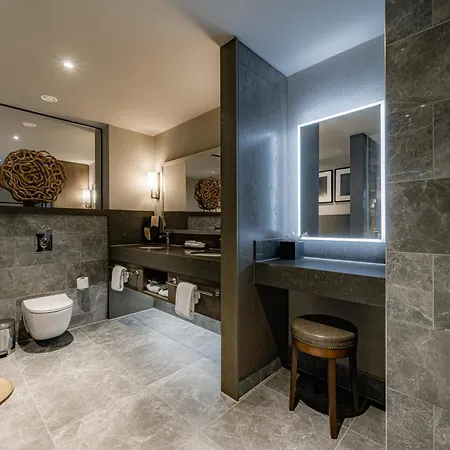Dakota Hotel 5*
