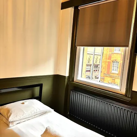 Piccadilly Hotel