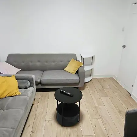 Family-friendly With Free Parking And Workspace Βίλα *