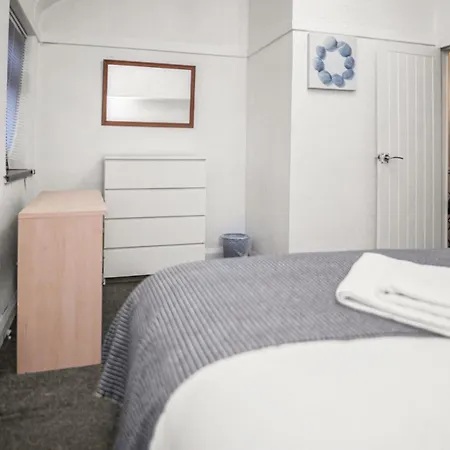 Family-friendly With Free Parking And Workspace Βίλα Μάντσεστερ